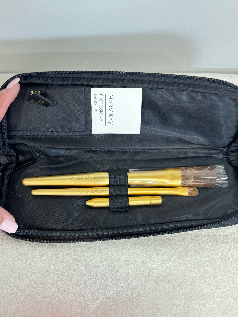 Mary Kay Professional Makeup Brush Trio Set w Bag